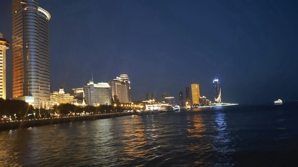 vivonex旗舰版竖屏变横屏,vivonex3s突破熄屏开不了机