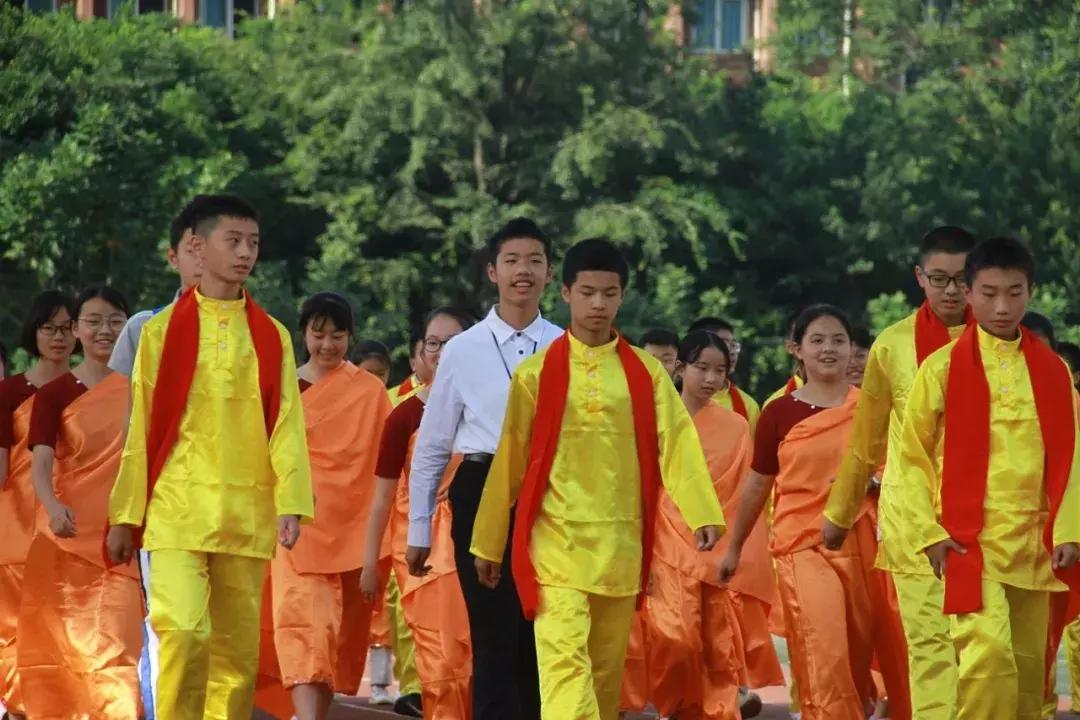 巧绘世界缩影，畅舞运动激情，科中第十届体育文化节盛大开幕