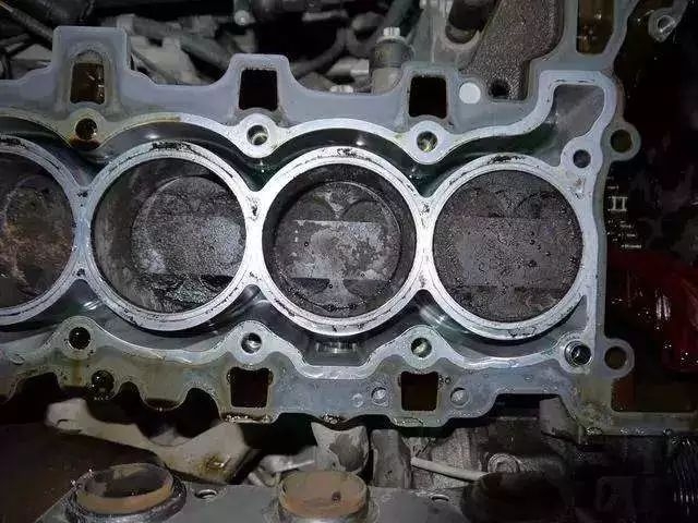 发动机烧机油怎么办解决方案,ea1131.8t发动机烧机油厉害吗