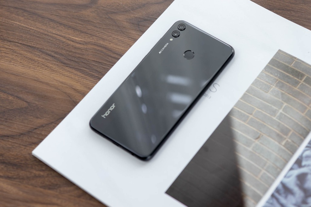 荣耀8x最新测评,千元档最强屏占比荣耀8x体验评测