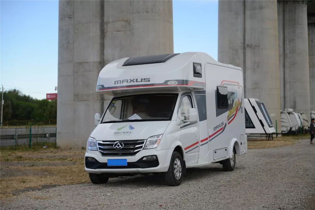 皮卡房车出租一个月多少钱 (房车出租价格多少钱一天)