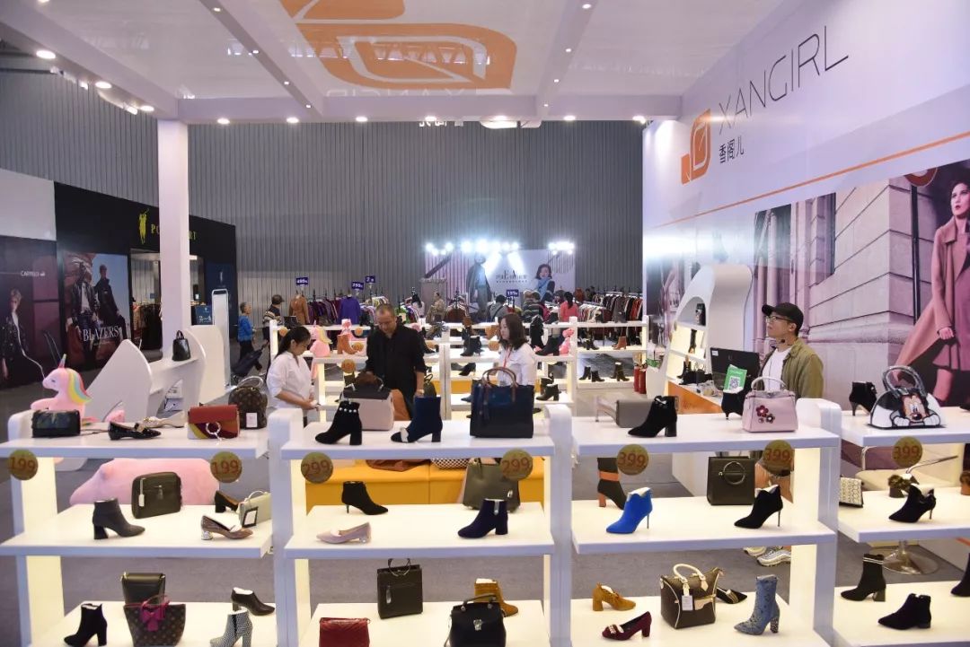 名牌服装大惠世纪城，真的没有比这回更划算的了！