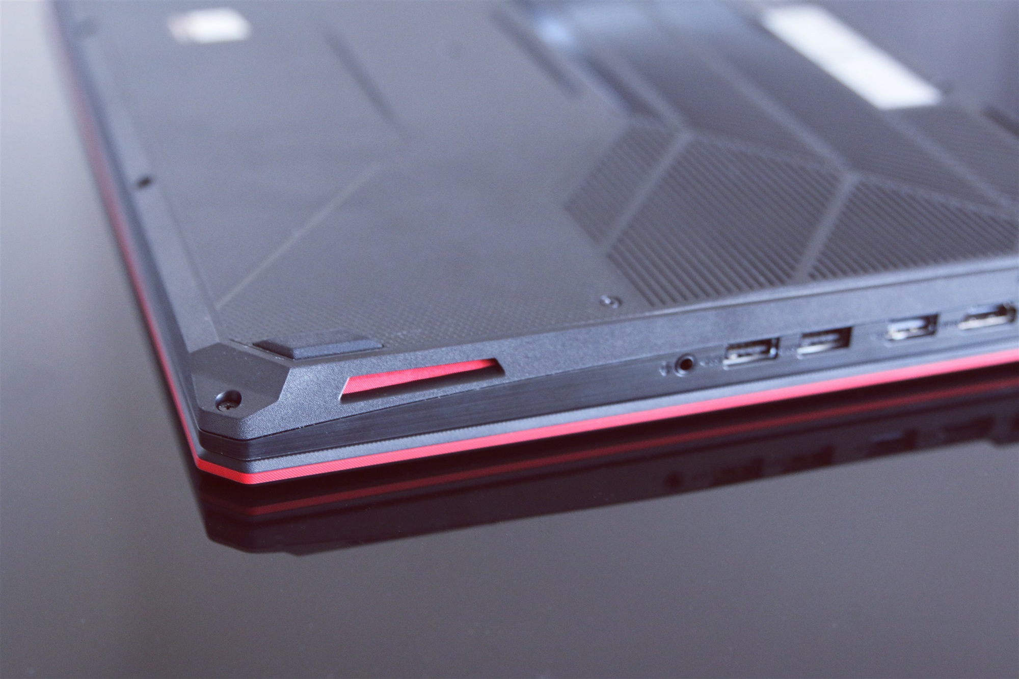 华硕飞行堡垒6评测,玩游戏要游戏本还是台式电脑