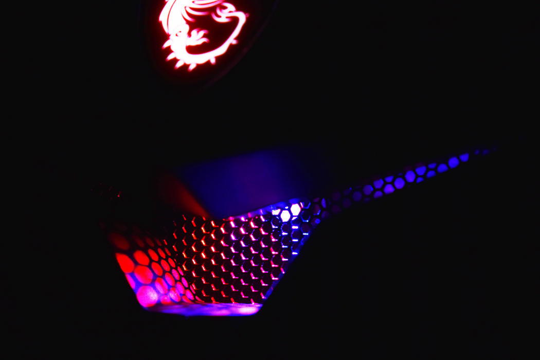 微星宙斯盾aegis3评测,微星宙斯盾aegis3增加内存条