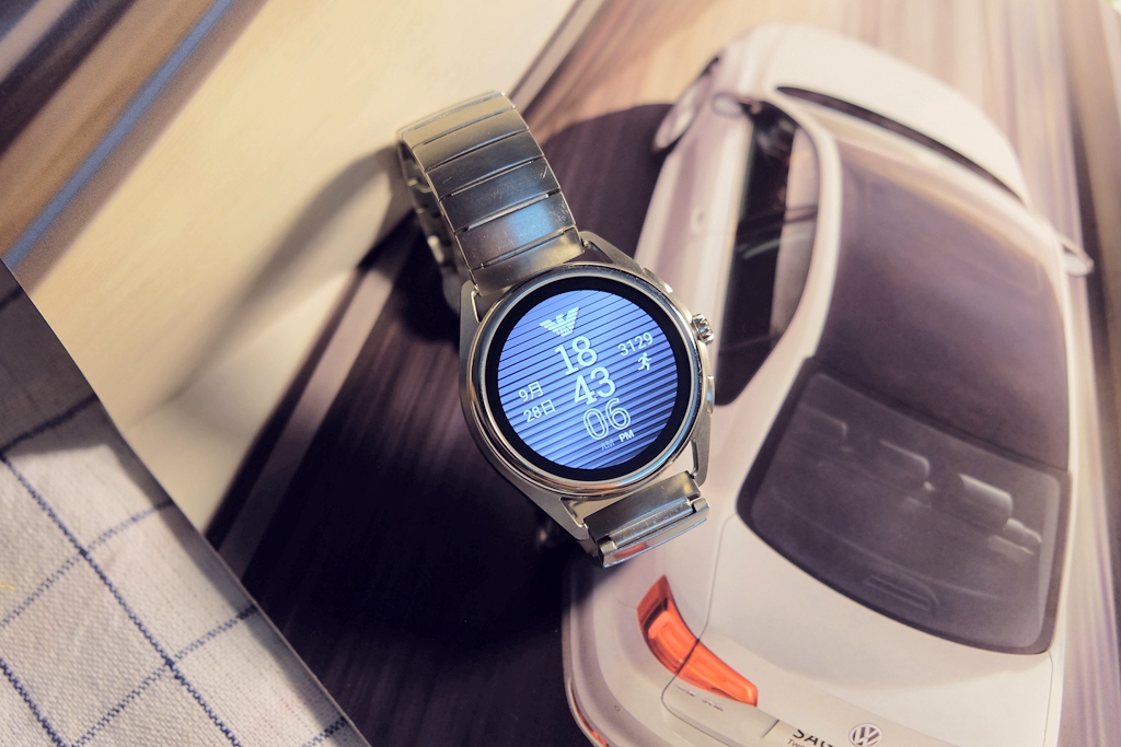 3990元的真智能手表贵吗?阿玛尼ART5006:奢华与智能的巧妙结合