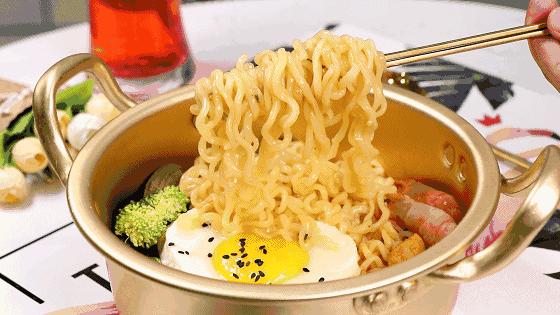 不出常州也能吃遍全世界的泡面，全部藏在这家餐厅里！