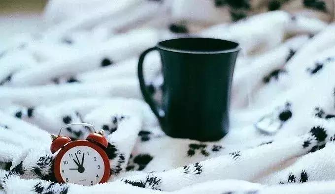 床单上洗不掉的油渍怎么办,床单油渍不洗怎么擦