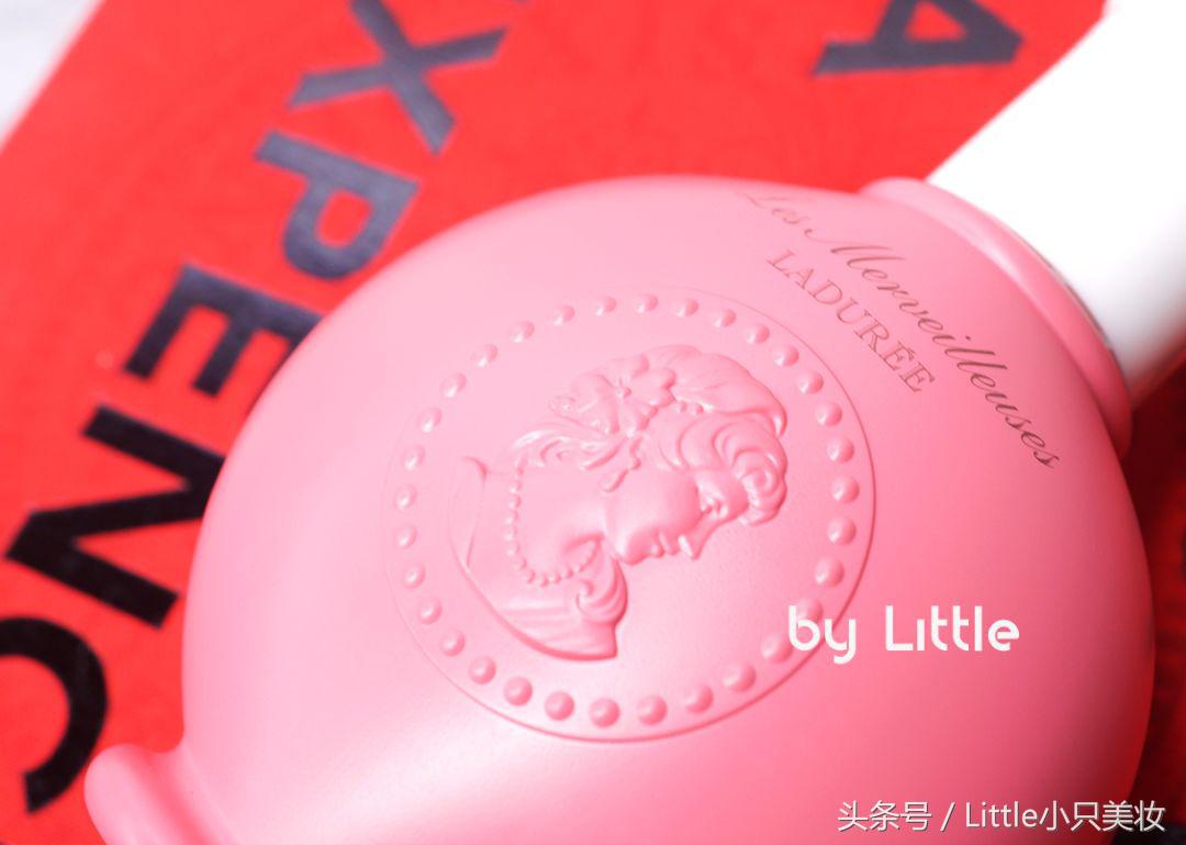 泛红痒敏感出油长痘推荐护肤项目,干燥起皮泛红护肤品