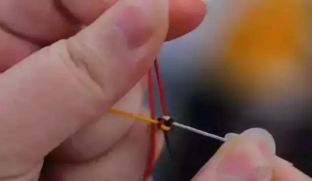 文玩手串串珠怎么打结,文玩手串水晶弹力绳子打结方法