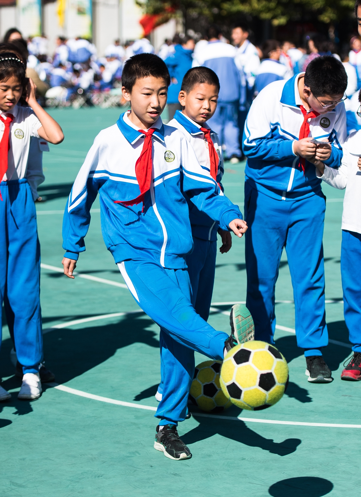 杨璞助力东方德才学校全国足球特色校启动仪式暨足球嘉年华活动