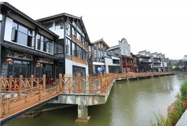 收藏｜这份国庆游玩攻略，助你玩转黔南！