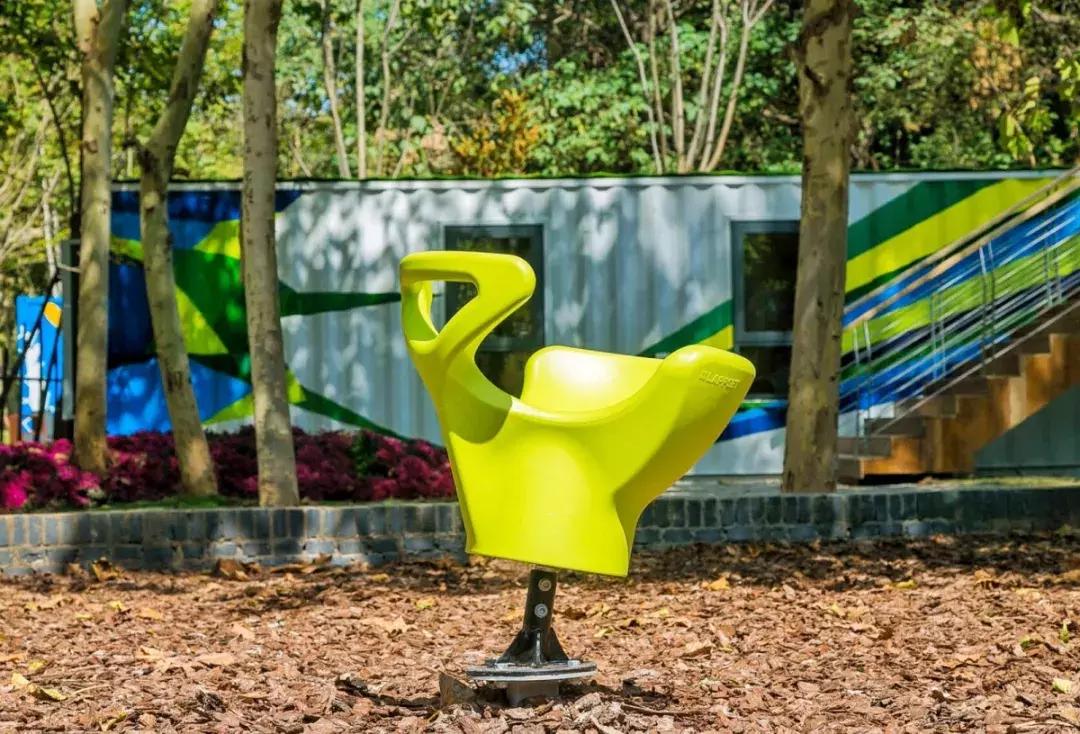 郑州足球小镇有真草足球场吗,郑州足球小镇现状