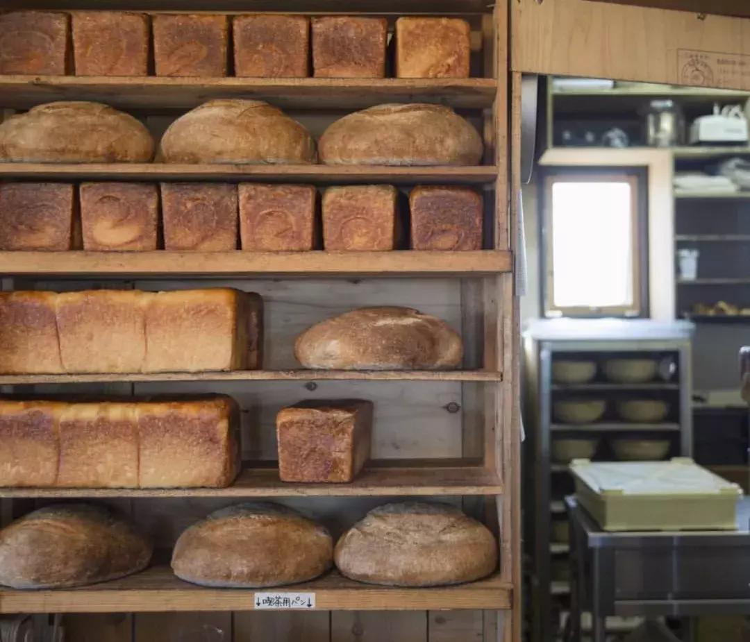 石窑面包店内实拍视频,天然酵母的石窑面包店