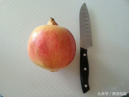 怎么才能轻松剥石榴皮,怎样才能快速的剥出石榴皮