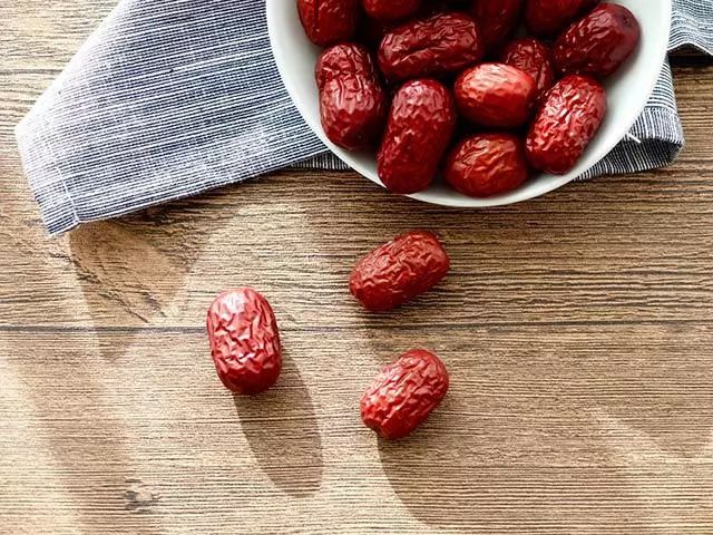 一条拼团｜日本植物精华染发膏，*疆新**若羌红枣