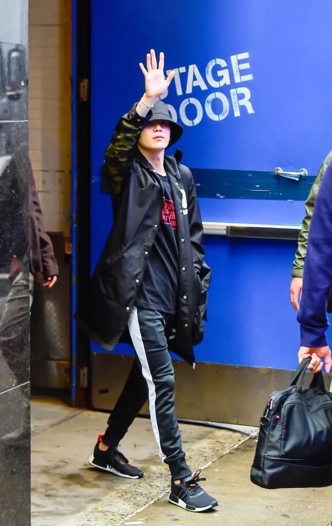 jennie闊╁浗绌挎惌,jennie绌挎惌鎺ㄨ崘