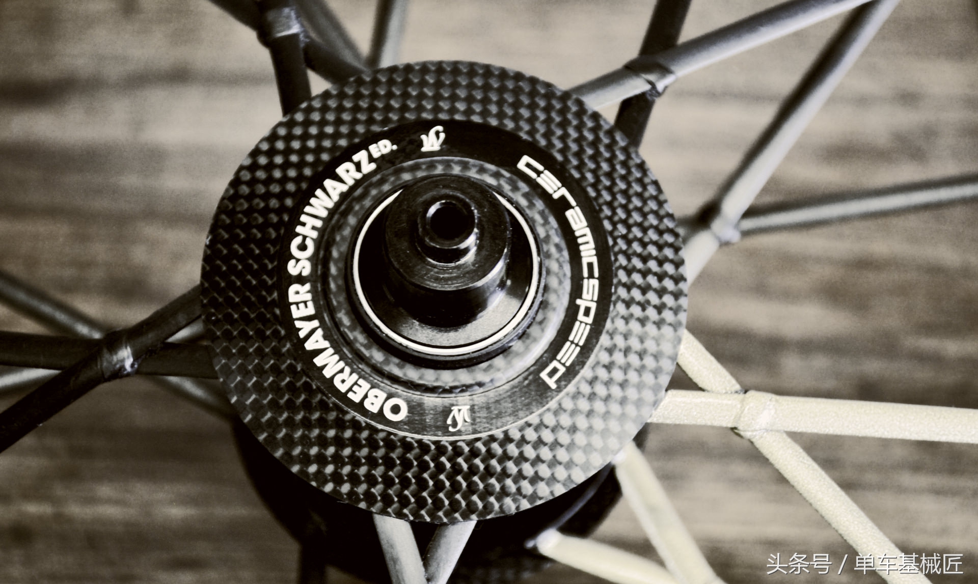 很粗的辐条公路车碳纤维轮组,碳纤维轮组辐条张力不够会怎么样