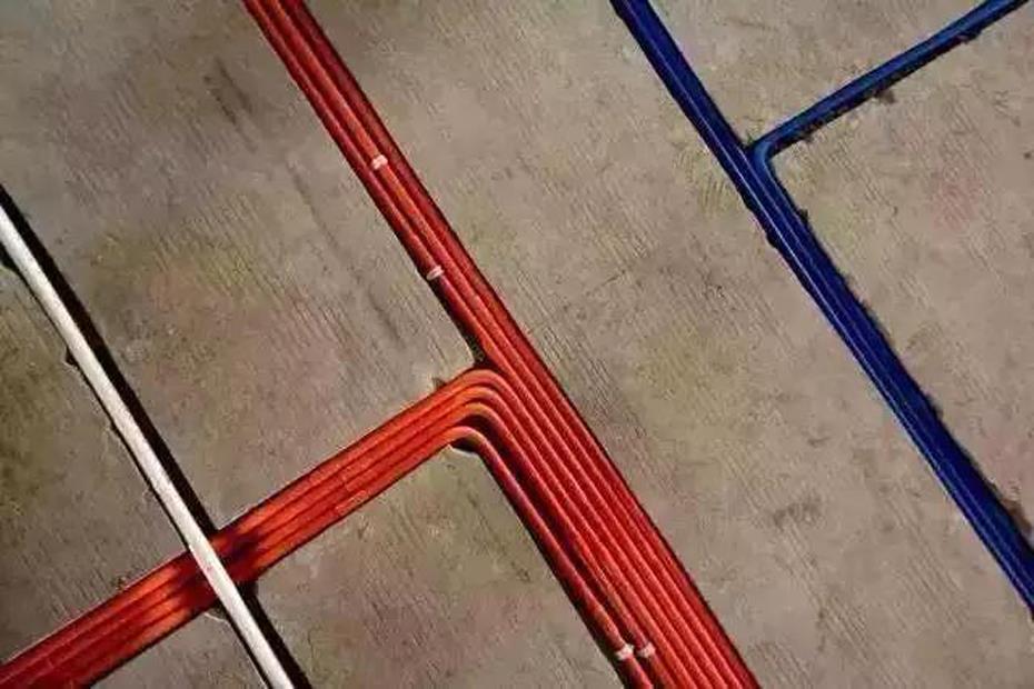 水电改造到底走天花板好还是地面,老房水电改造避坑最佳方案