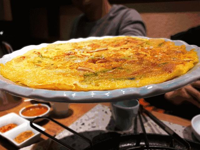 在太原能感觉在釜山街头吃烤肉,各种“芝士小吃”满屏食欲