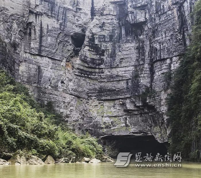 恩施清江古河床鬼吹灯,湖北恩施千年悬棺