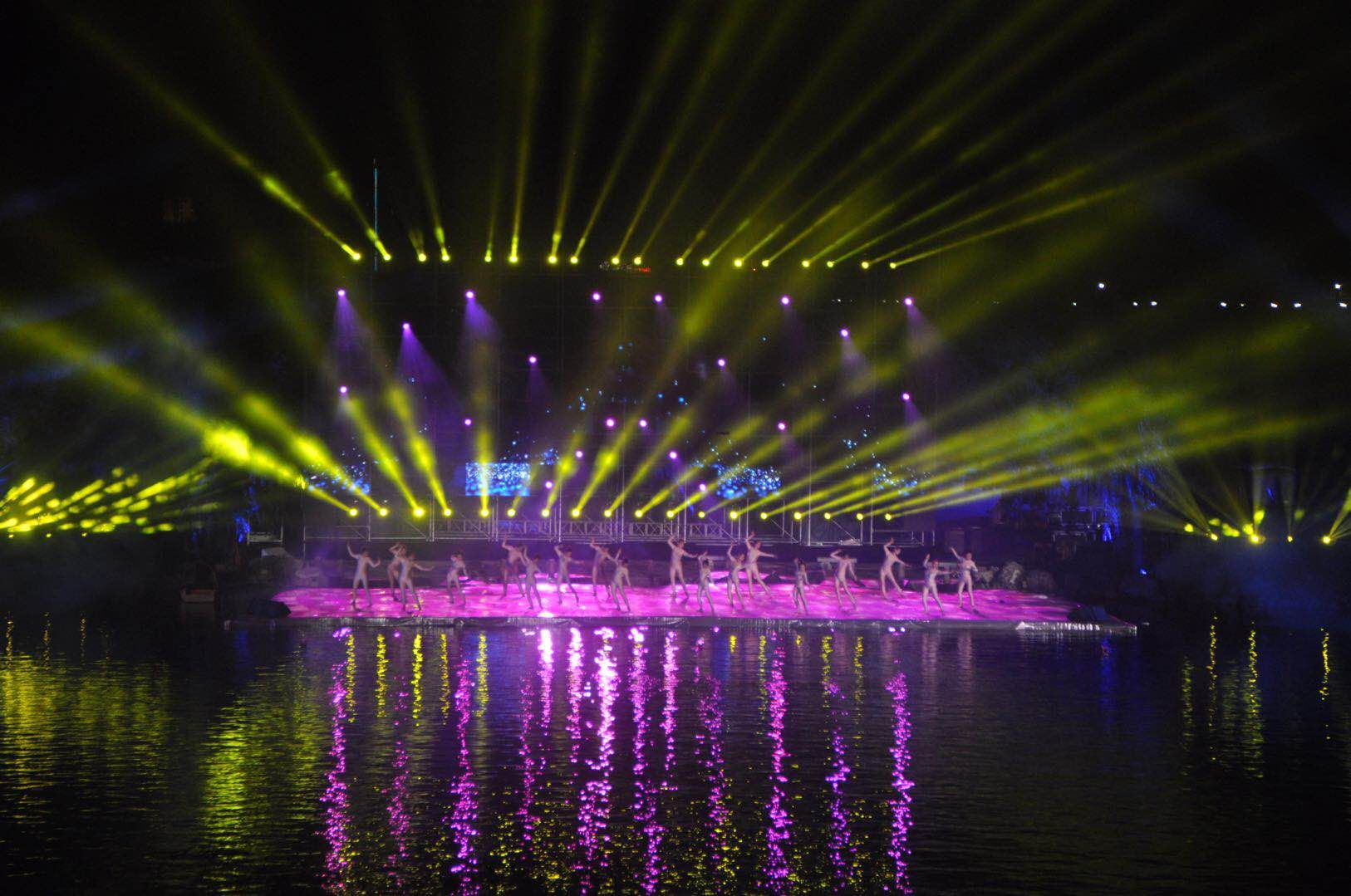 国庆节水下演出,2020红河水乡国庆水舞秀