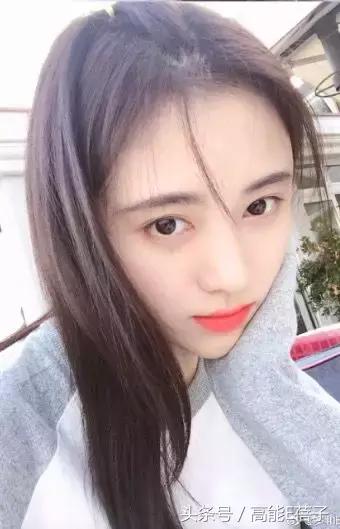 拍照pose技巧和方法,女生拍照剪刀手pose