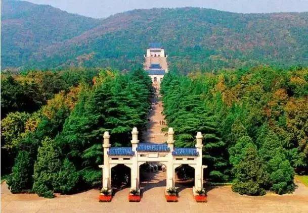 出去人从众,玄武为你安排了身边的风景