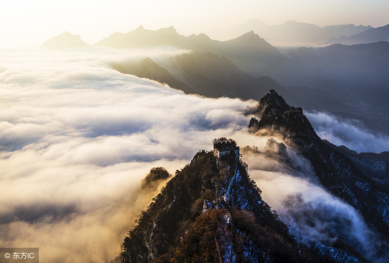 司马台长城鸟瞰古北水镇,北京周边游古北水镇司马台长城