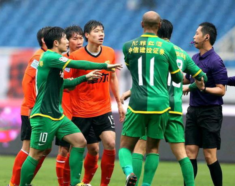 卓尔不凡!大武汉重回中超舞台!