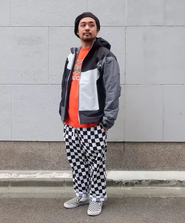 arcteryx被谁收购,arcteryx值得购买吗