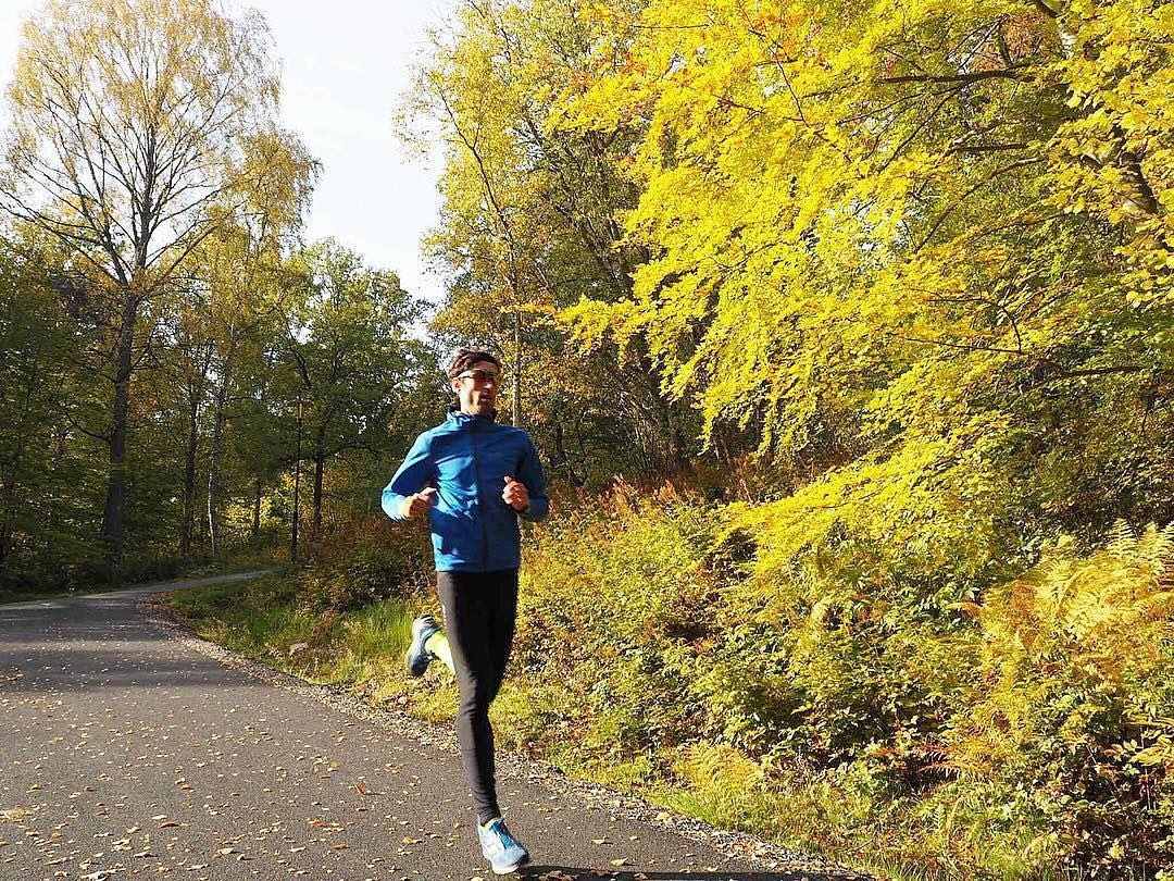 800米怎么跑才能拿第一还不累,800米跑起来难还是1千米跑起来难