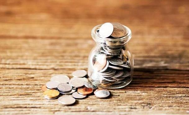 灰色*赚网**江湖:1%创富神话,99%失败离场