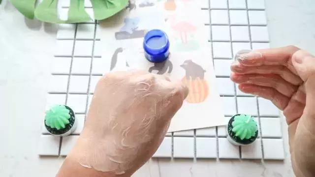 雪肌精护肤有依赖么,雪肌精酒精味很重对皮肤好吗