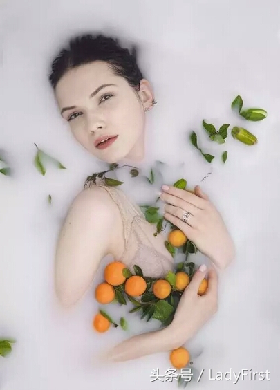 秋冬干燥起皮怎么补水呢,干燥的皮肤怎么变滋润