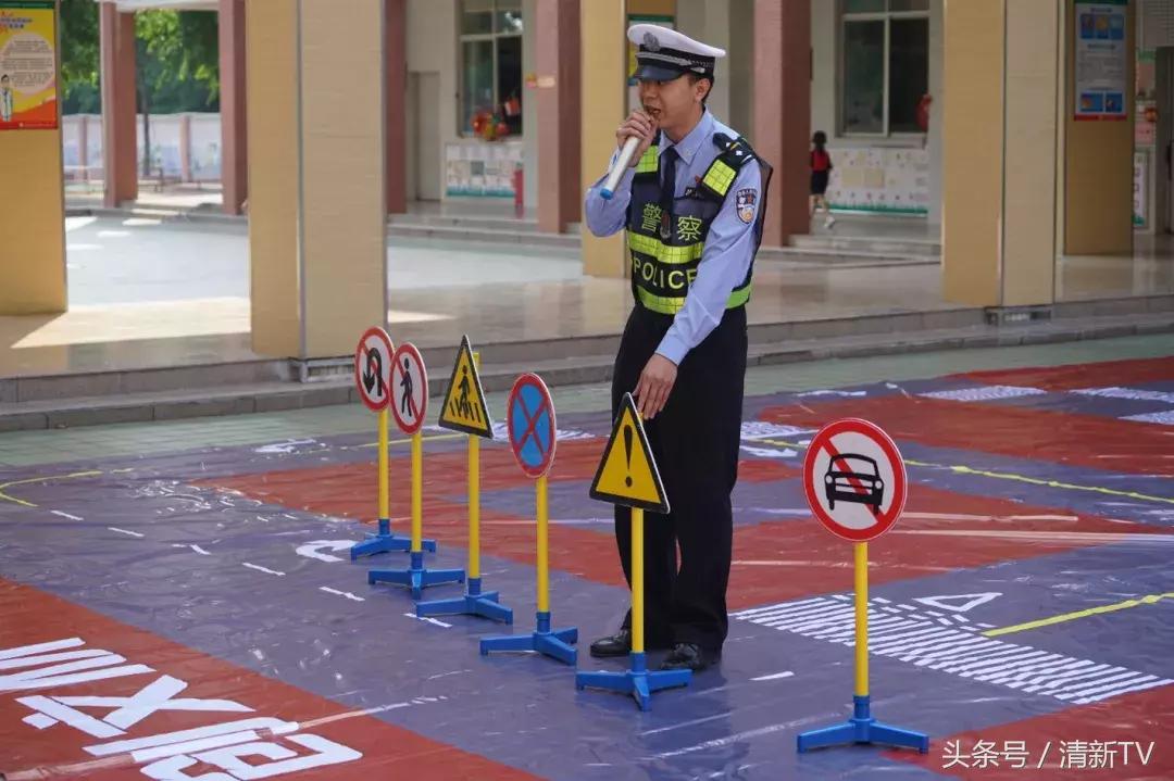 小学生当交警感受,成为交警