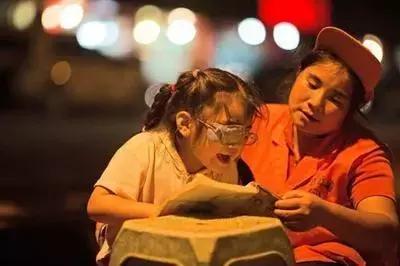 “妈妈，我同学说你好土”，这个妈妈的做法值得点赞