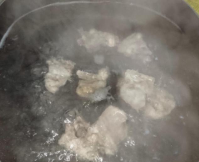 排骨软烂不柴的办法,排骨越炖越老怎么补救