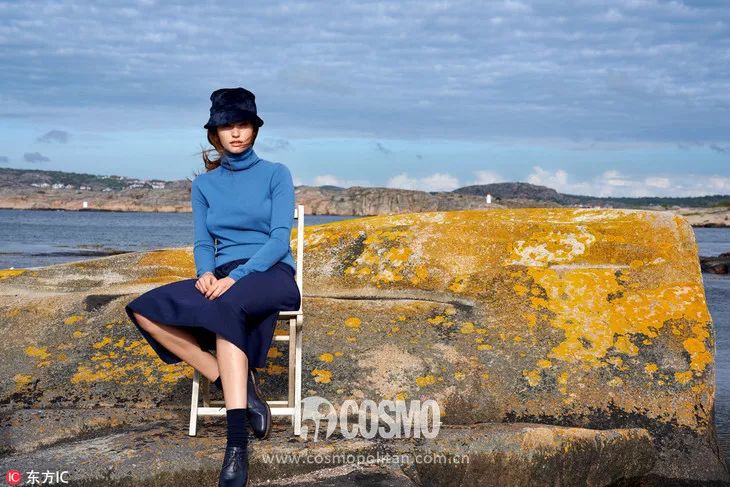 俞飞鸿红色西服,俞飞鸿毛衣穿搭