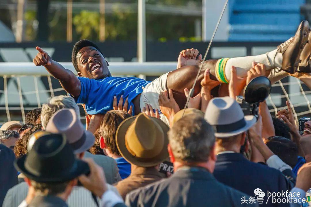 他把耻辱穿在身上，最终扭转为荣耀