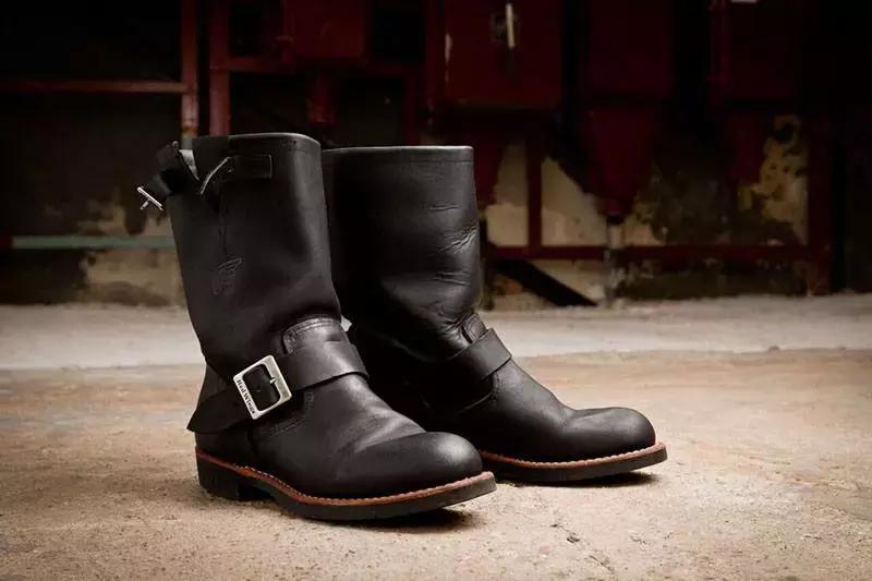 为铁矿工人定制的红翼工装靴，真正脚感如何？