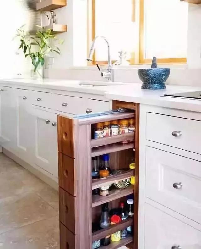 给大家推荐一款橱柜设计,自带高级感的橱柜这样设计