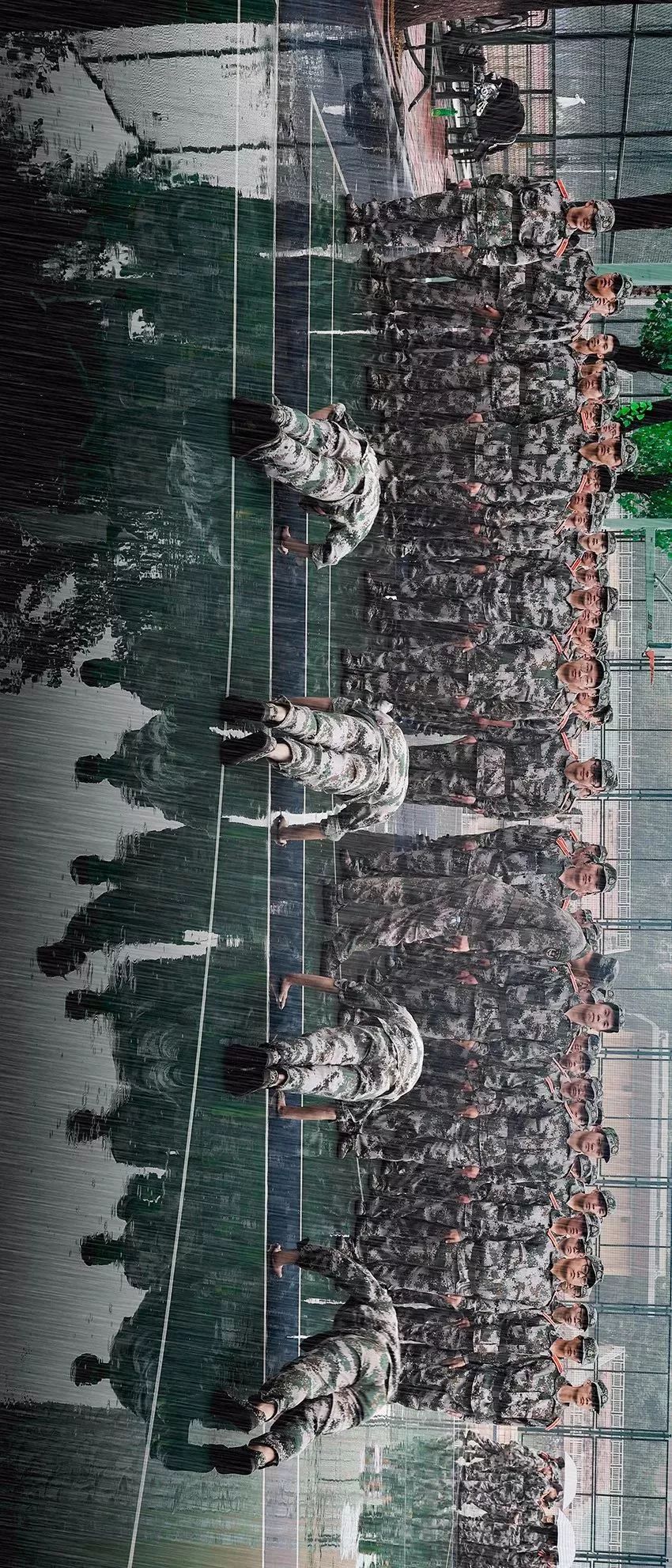 学生军训整齐划一的军姿,军训军姿