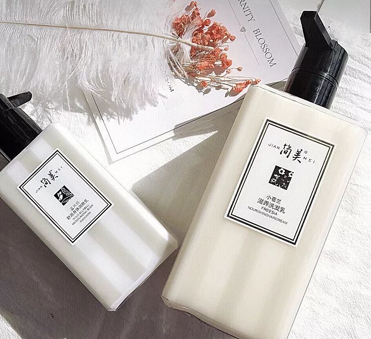 鐢ㄥ皬蹇冩満鎾╁埌浜嗚嚜宸卞枩娆㈢殑鐢蜂汉,鐢ㄥ浜嗕骇鍝佺湡鐨勫緢閲嶈