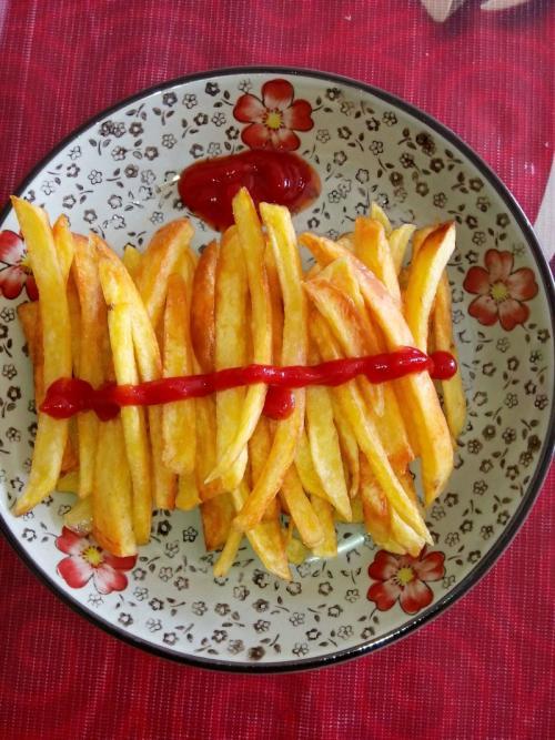 炸薯条千万不要直接下油锅,炸薯条要不要焯一下水