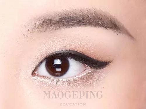 单眼皮不画眼线只画眼影好看吗,同样的单眼皮为啥觉得你的好看