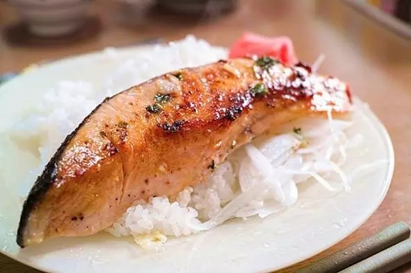 虹鳟与三文鱼最好的分辨方法,虹鳟鱼为什么不是三文鱼