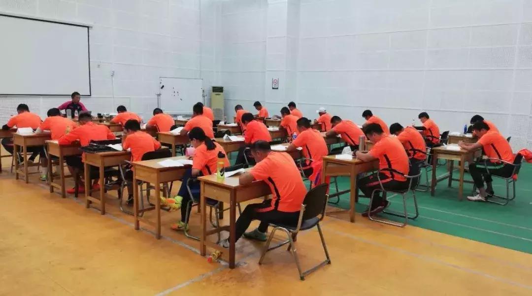 国家队教练组于根伟,于根伟的教练