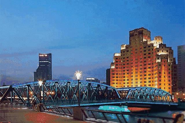 从320公里搬来“蟹中白富美”！北外滩酒店首创白兰地醉蟹畅吃！