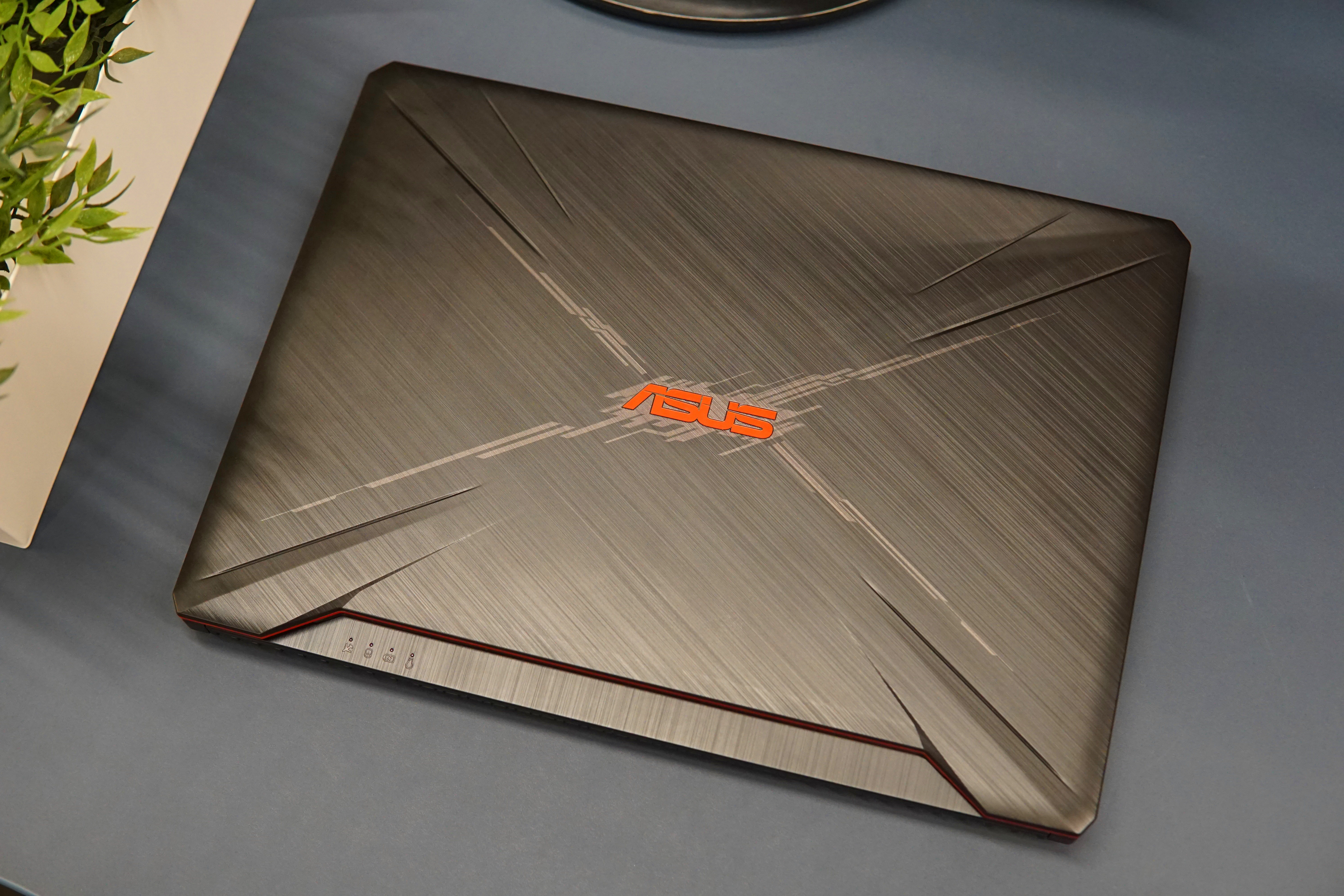 华硕飞行堡垒6更换屏幕多少钱,华硕飞行堡垒6全金属外壳吗