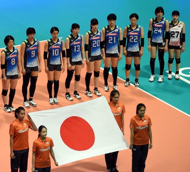 最无体育道德女排球队诞生，遭意美两队痛批，郎平教她们如何做人